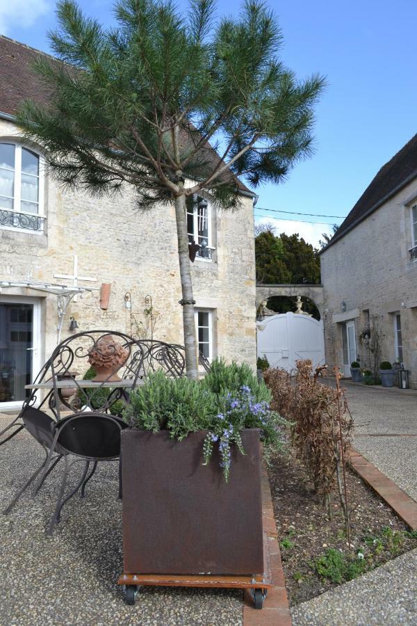 La Maison Des Buis Falaise  Buitenkant foto